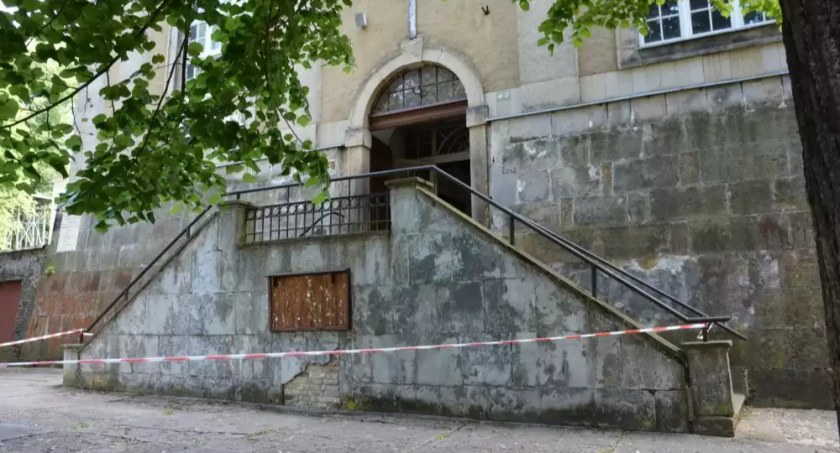 wejście do kościoła