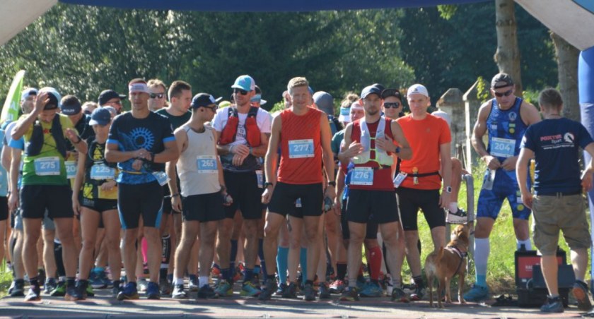 start ultramaratonu sudeckiego NiedamiRUN