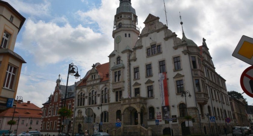 ratusz w Kamiennej Górze