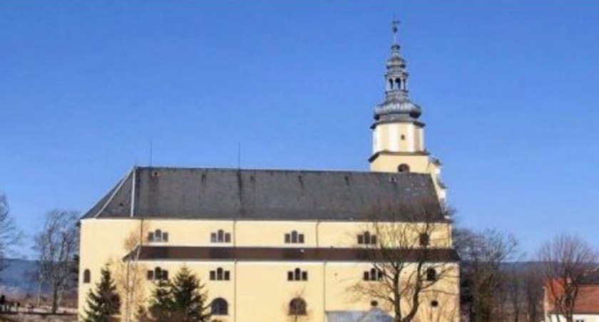 kościół w Chełmsku Śląskim