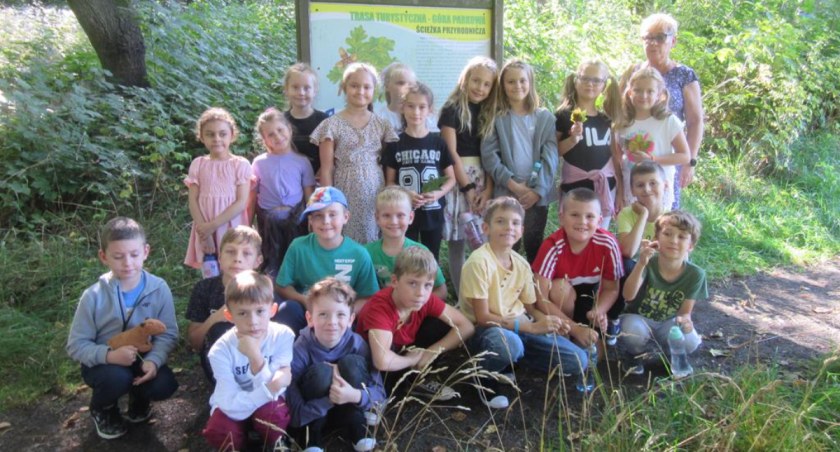 Uczniowie Szkoły Podstawowej nr 1 w Kamiennej Górze na wycieczce