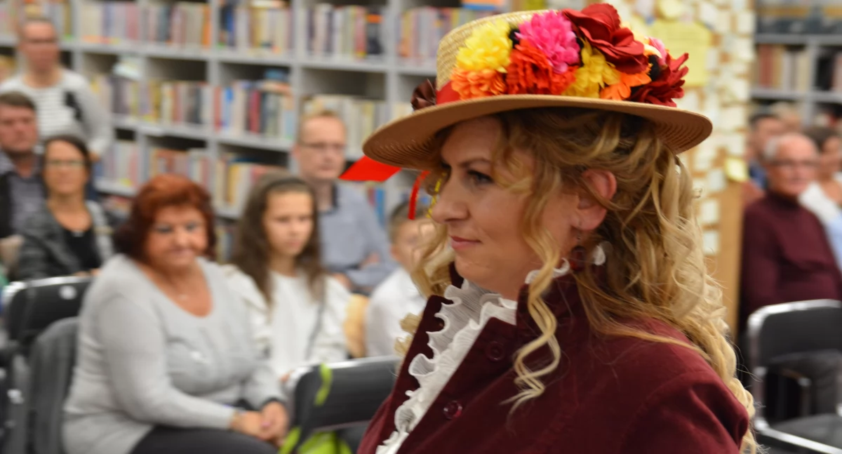 Literacki Pokaz Mody w Miejskiej Bibliotece Publicznej w Kamiennej Górze