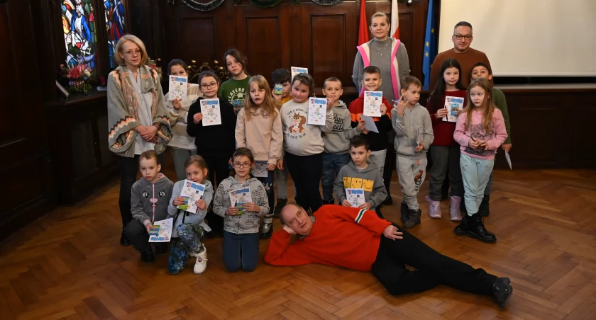 młodzi turyści ze Szkoły Podstawowej nr 1 w Kamiennej Górze