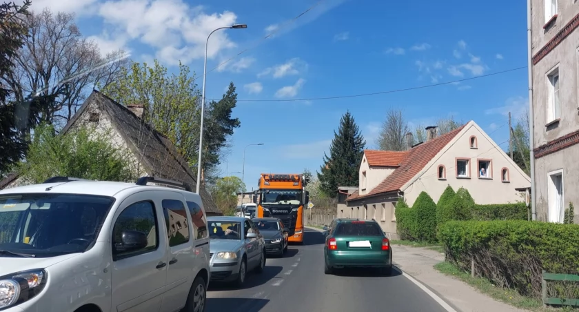 droga wjazdowa do Kamiennej Góry