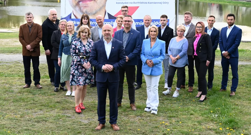 Nowi radni z kandydatem na burmistrza Kamiennej Góry