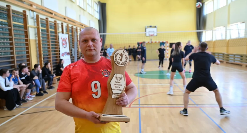 organizatorzy przygotowali oryginalny puchar dla zwycięzców