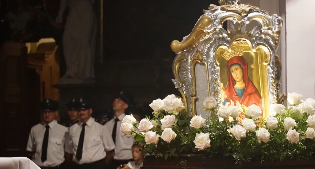 Kościół, religia, Procesja Maryjna - zdjęcie, fotografia