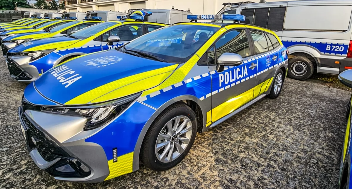 Policja, radiowozy - zdjęcie, fotografia