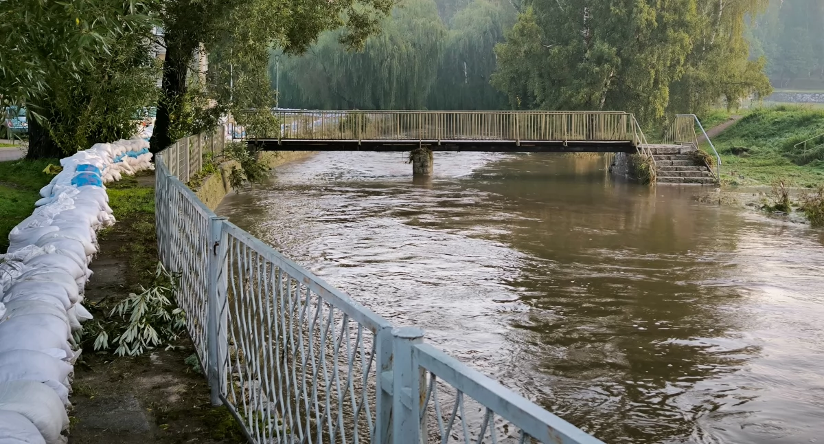 Pogoda, Powodziowy wtorek powiecie kamiennogórskim - zdjęcie, fotografia