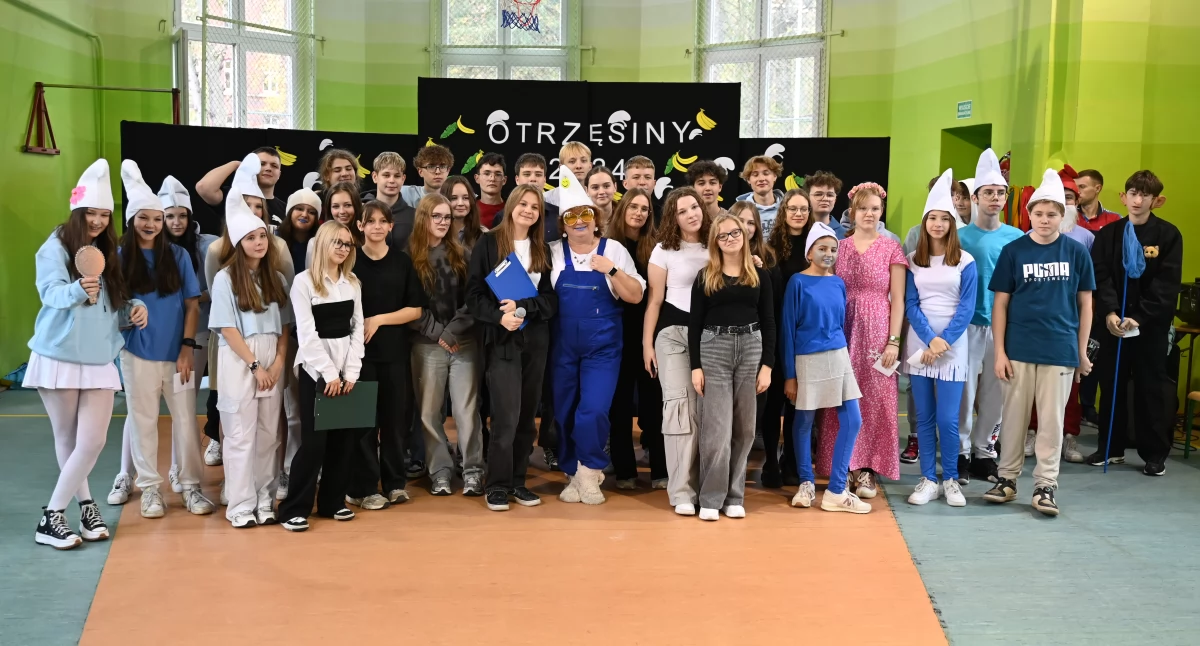 Szkoły, edukacja, Otrzęsiny - zdjęcie, fotografia