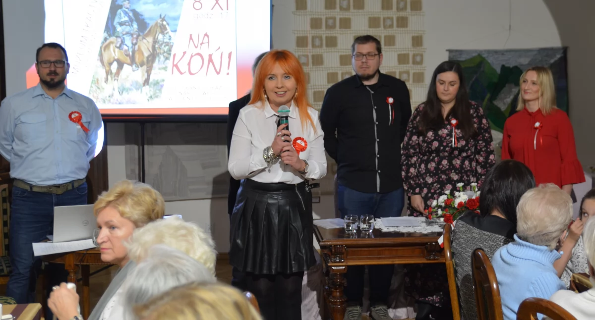 Inne wydarzenia kulturalne, koniu okazji niepodległości - zdjęcie, fotografia