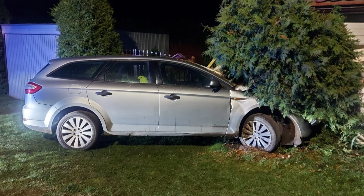 Wypadki, Policja szuka kierowcy - zdjęcie, fotografia