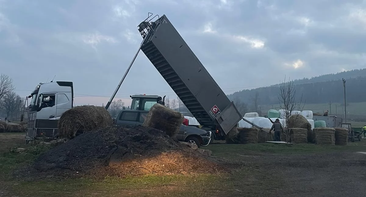 Powiat, Kolejna pomoc rolników - zdjęcie, fotografia