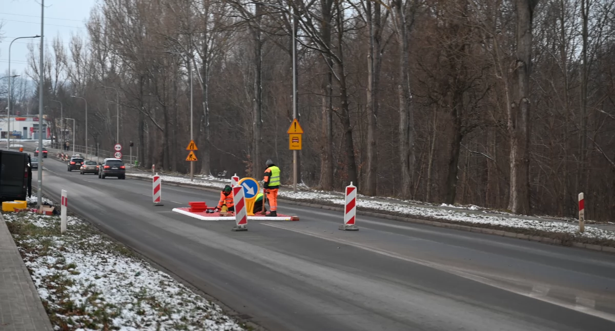 Ostrzeżenia, Zmiana organizacji Wałbrzyskiej - zdjęcie, fotografia