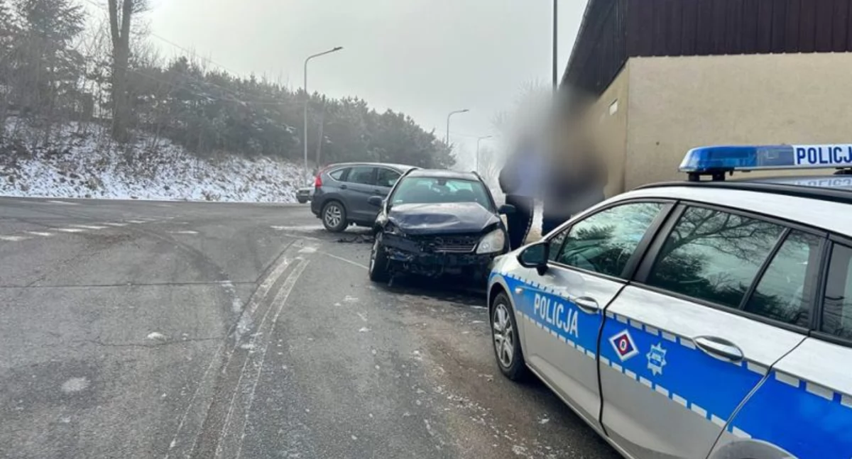 Policja, Poranna kolizja Kamiennej Górze - zdjęcie, fotografia