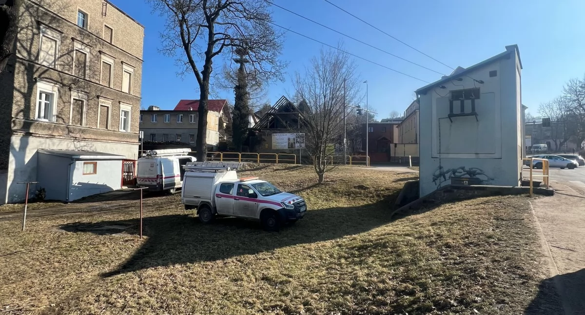 Straż pożarna, Ratownicy pomagali stacji transformatorowej - zdjęcie, fotografia