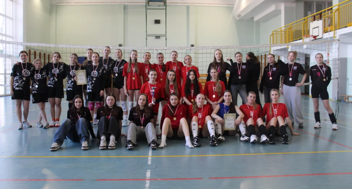 Sport szkolny, Igrzyska Młodzieży Szkolnej piłka siatkowa dziewcząt finał strefy - zdjęcie, fotografia