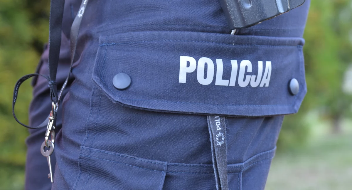 Policja, Policja poszukuje dwóch mężczyzn - zdjęcie, fotografia