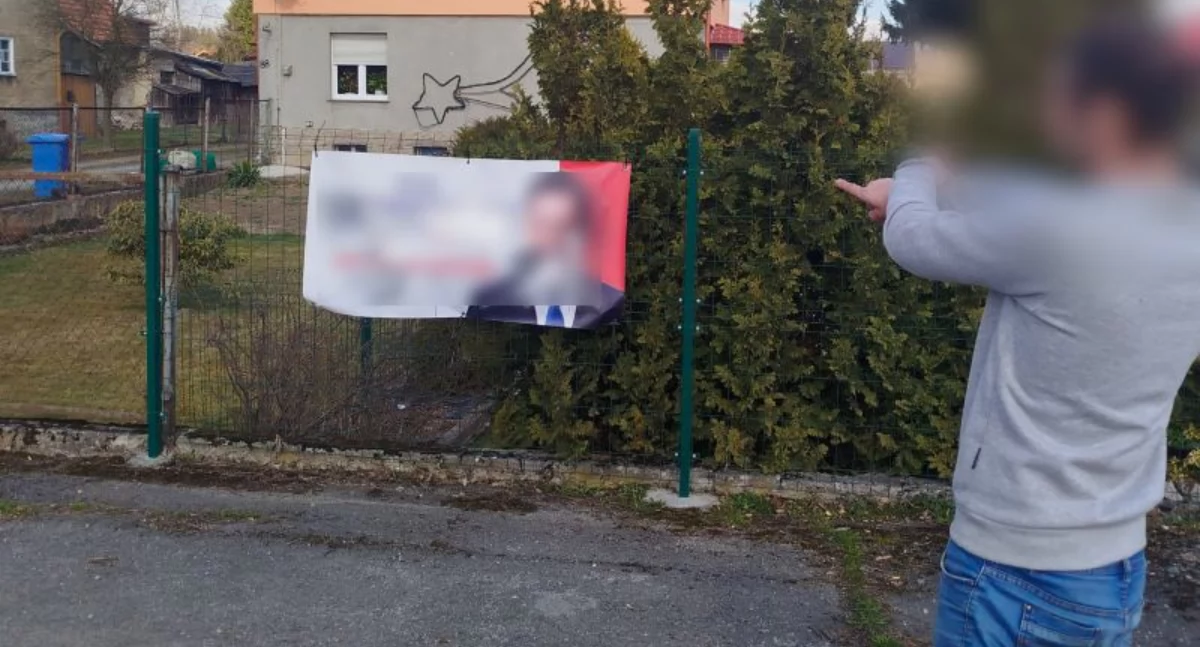 Wybory, polityka, Dwóch mężczyzn miało niszczyć wyborcze banery - zdjęcie, fotografia