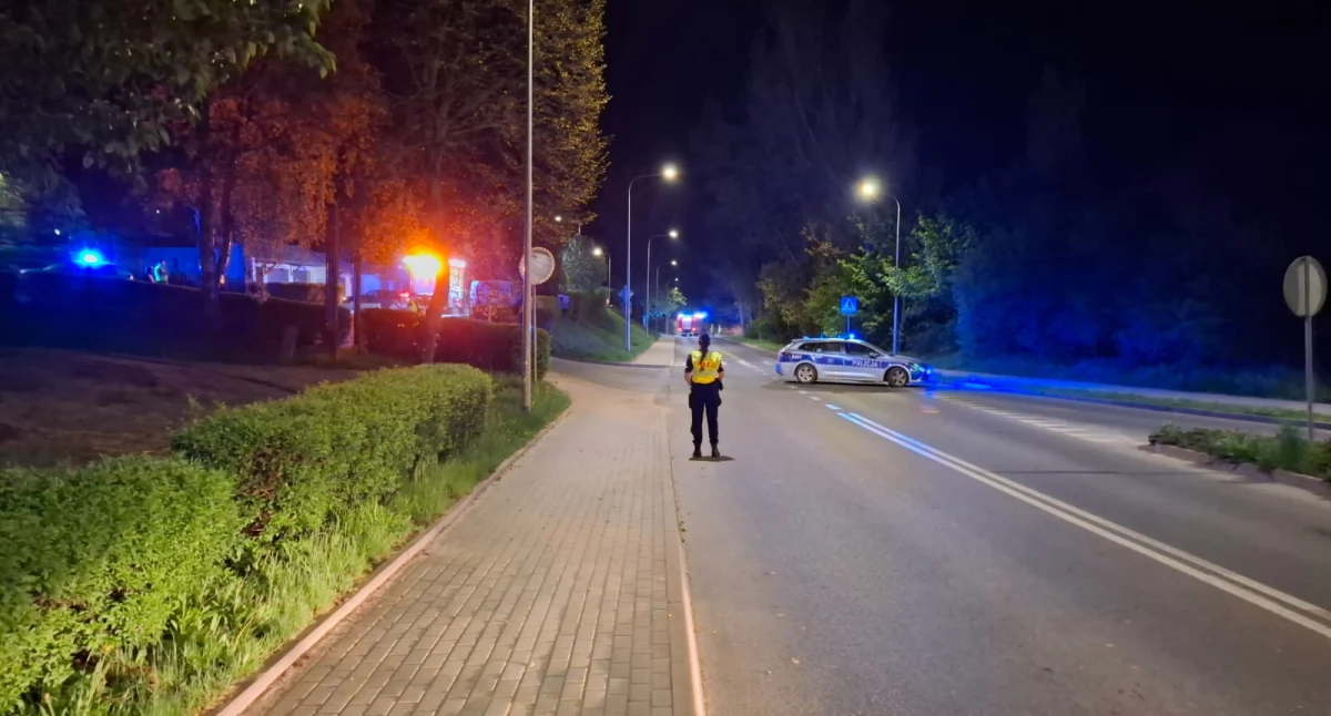 Straż pożarna, Zablokowana Krzeszowska Kamiennej Górze - zdjęcie, fotografia
