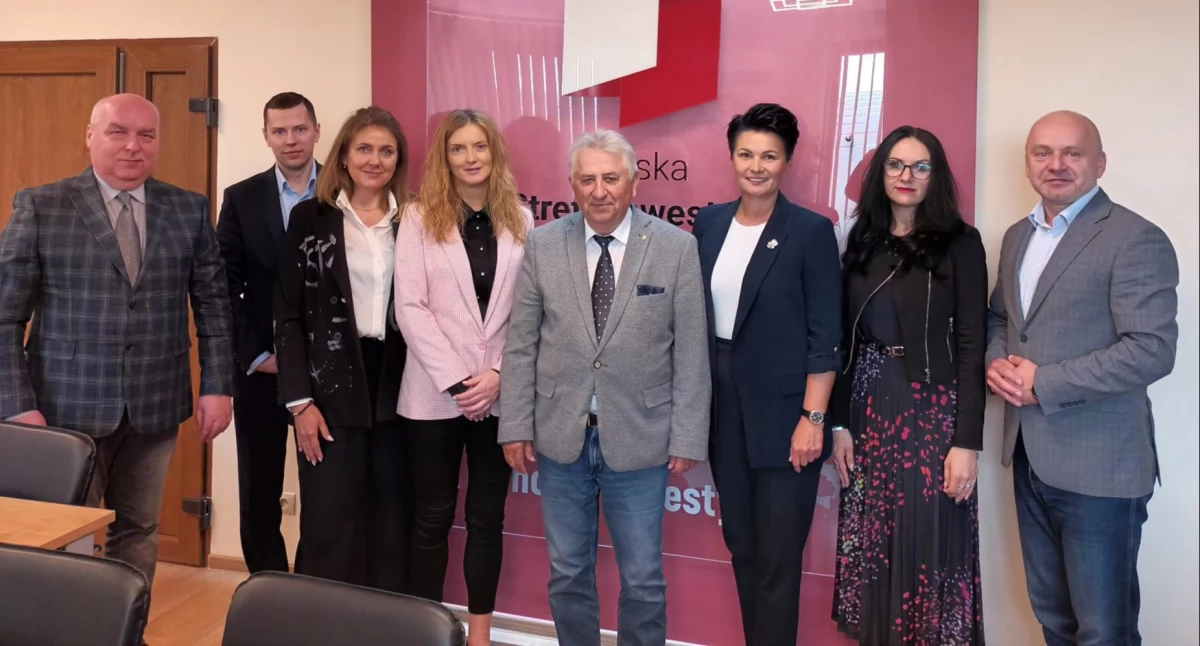 Szkoły, edukacja, Dialog nauki biznesem samorządem - zdjęcie, fotografia