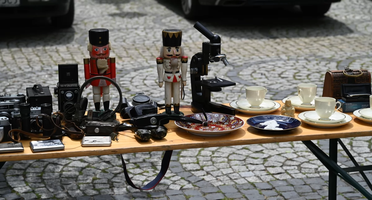 Rękodzieło, jarmarki, festyny, Starocie kamiennogórskim rynku - zdjęcie, fotografia