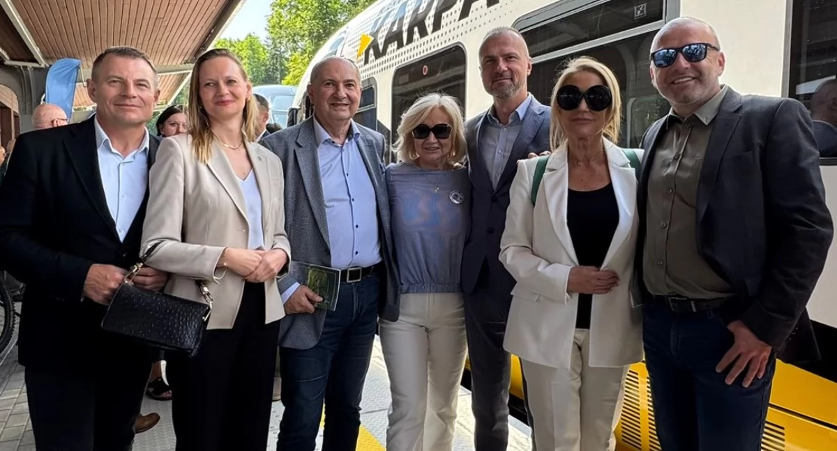 Z urzędów, Otwarcie linii kolejowej Jelenia Góra Karpacz perspektywy regionu lokalnego biznesu - zdjęcie, fotografia
