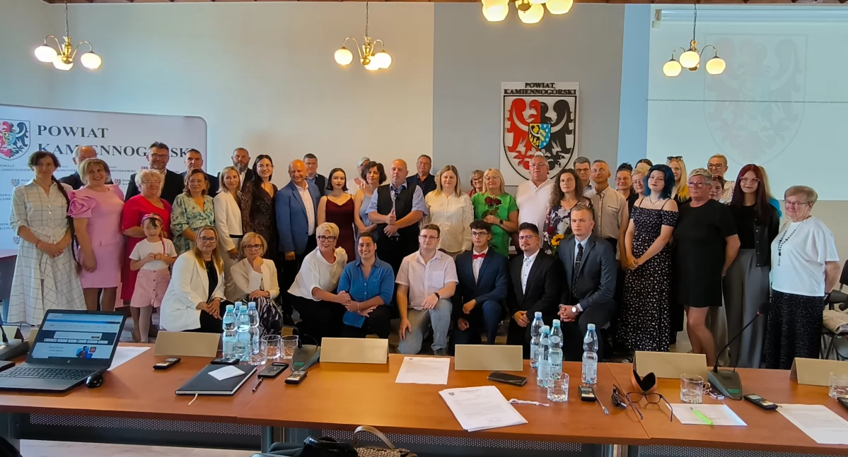 Szkoły, edukacja, Nagrody najlepszych uczniów - zdjęcie, fotografia