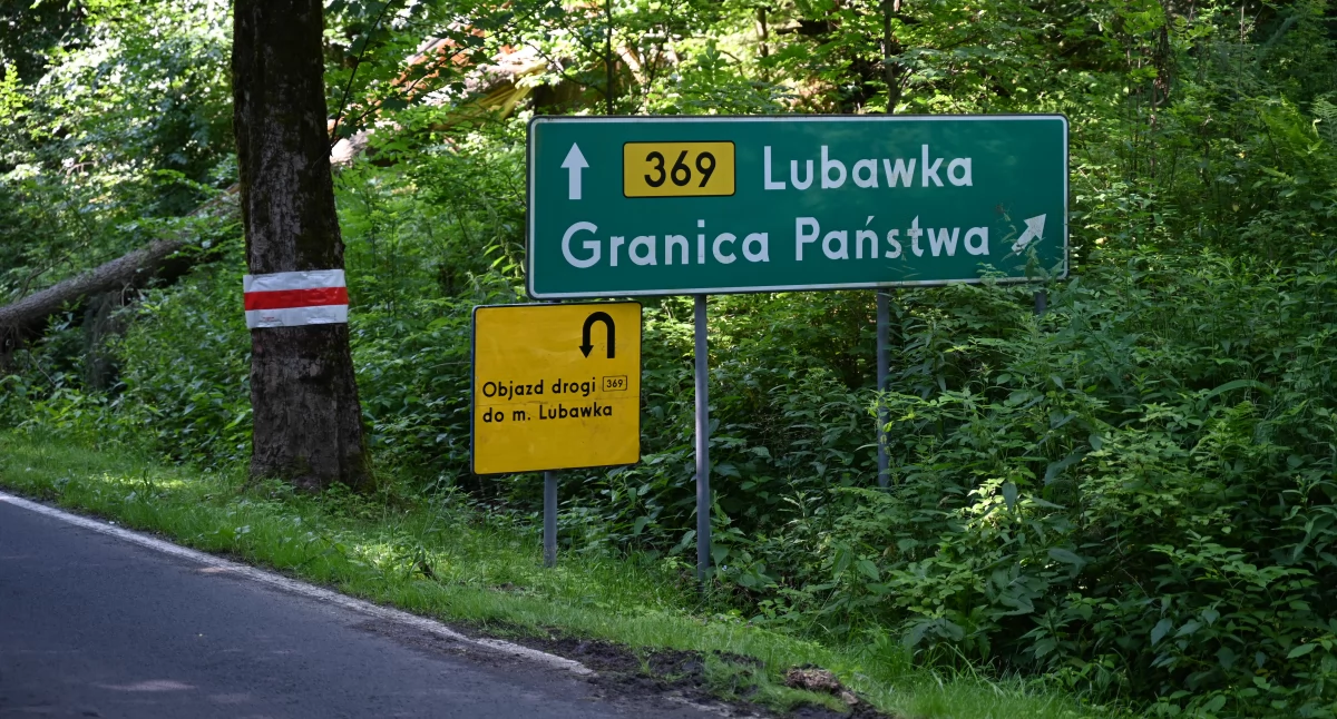 Ostrzeżenia, Zamknięta droga Jarkowicach - zdjęcie, fotografia
