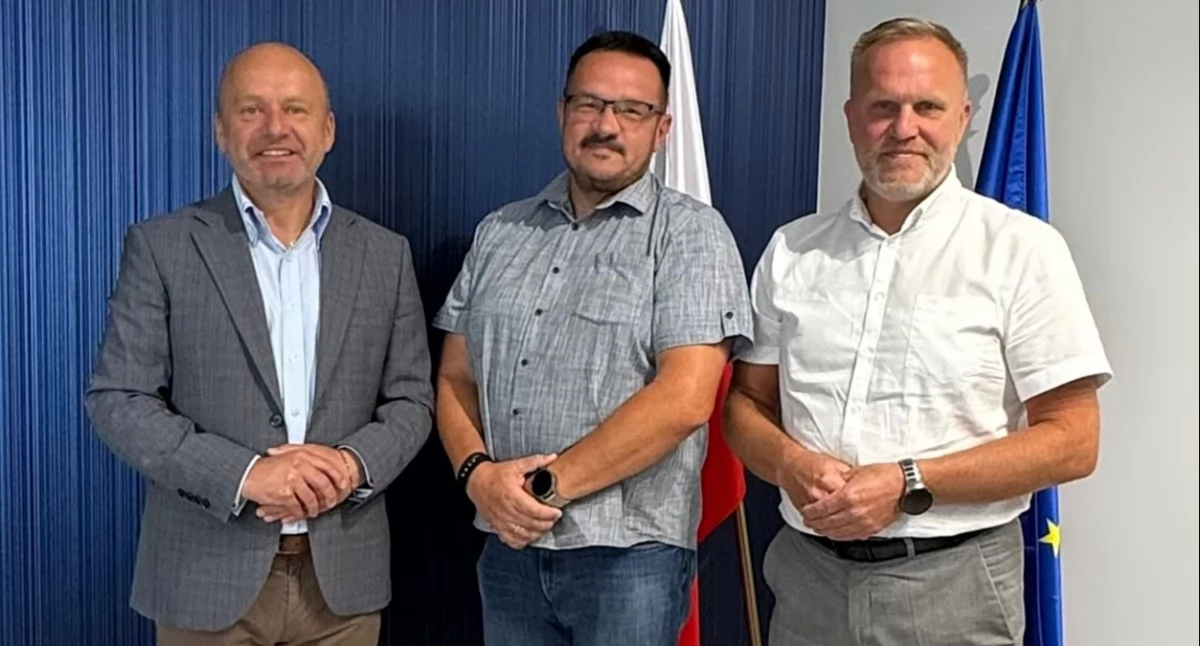 Z urzędów, Inwestycje lecie firmy - zdjęcie, fotografia