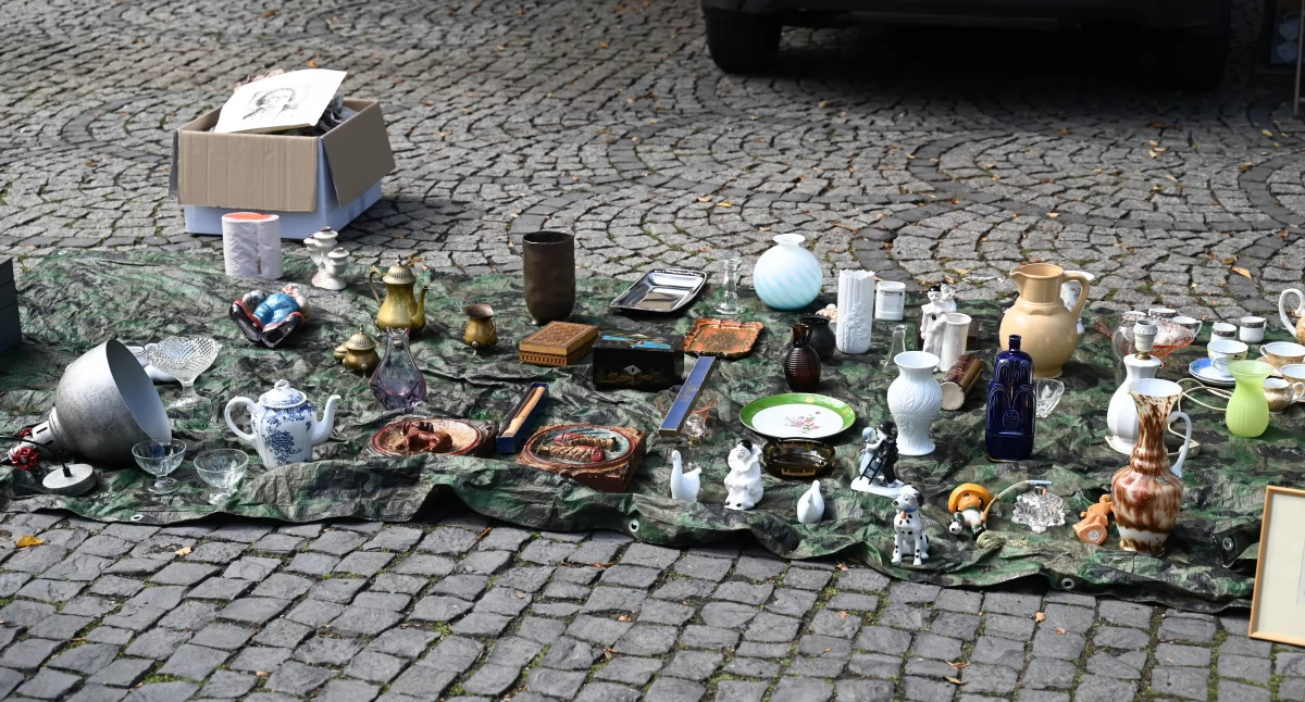 Rękodzieło, jarmarki, festyny, Starocie kamiennogórskim rynku - zdjęcie, fotografia
