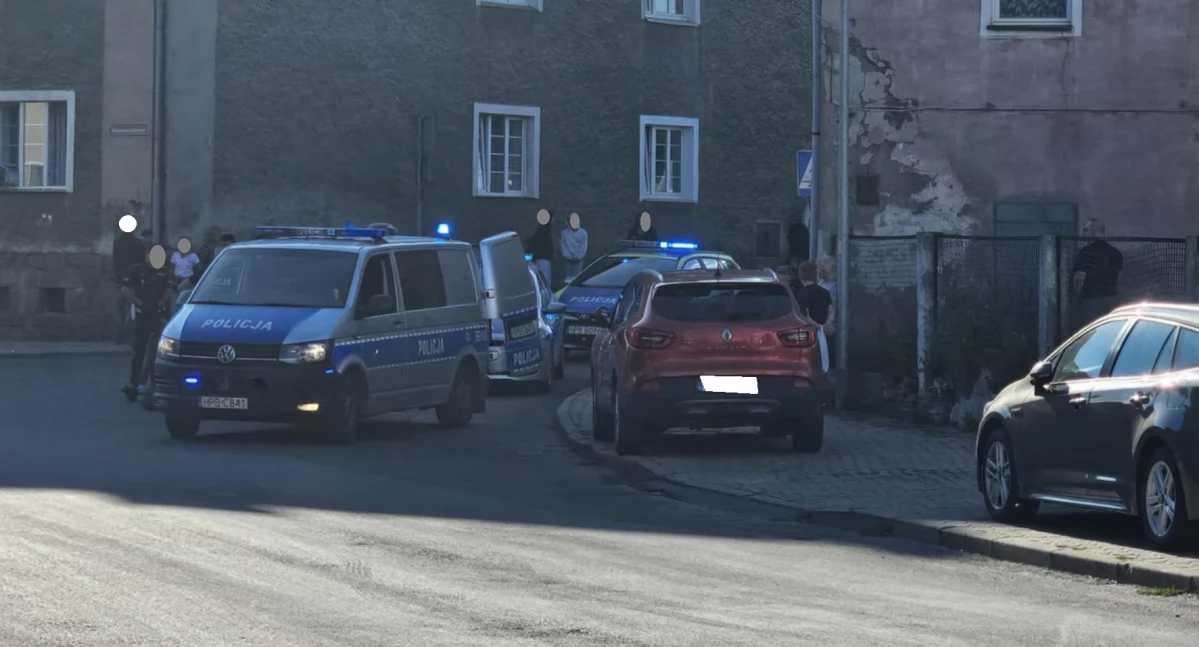 Policja, Uciekając skoczył mostu - zdjęcie, fotografia