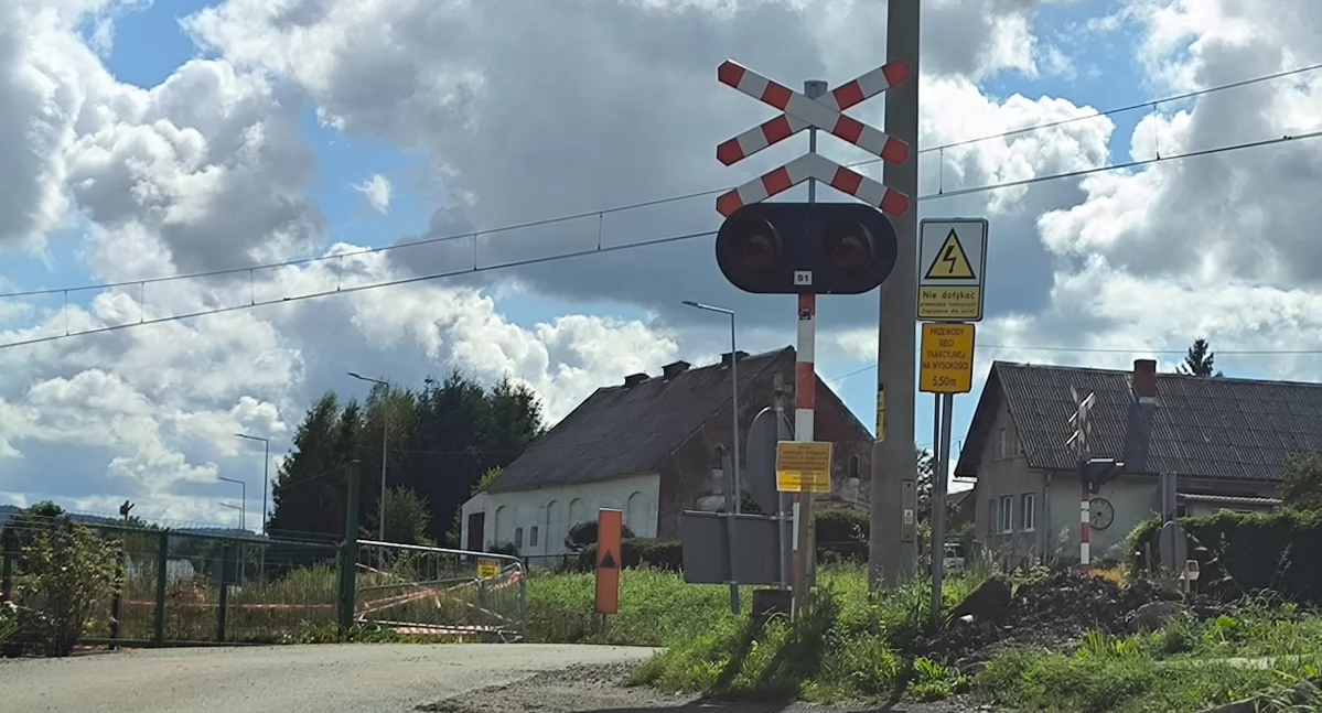 Ostrzeżenia, Przejazd będzie zamknięty - zdjęcie, fotografia