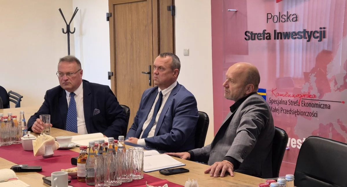 Z urzędów, Nowoczesna energia biznesu - zdjęcie, fotografia