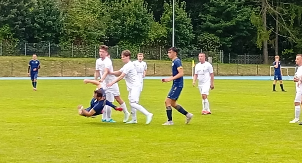 Piłka nożna, Pierwsze sezonie derby gminy Lubawka czerwone kartki - zdjęcie, fotografia
