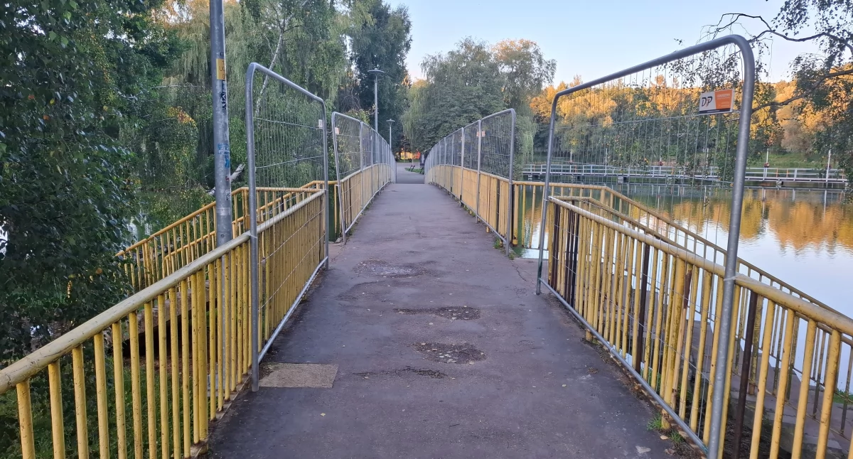 Inwestycje, remonty, barierki - zdjęcie, fotografia