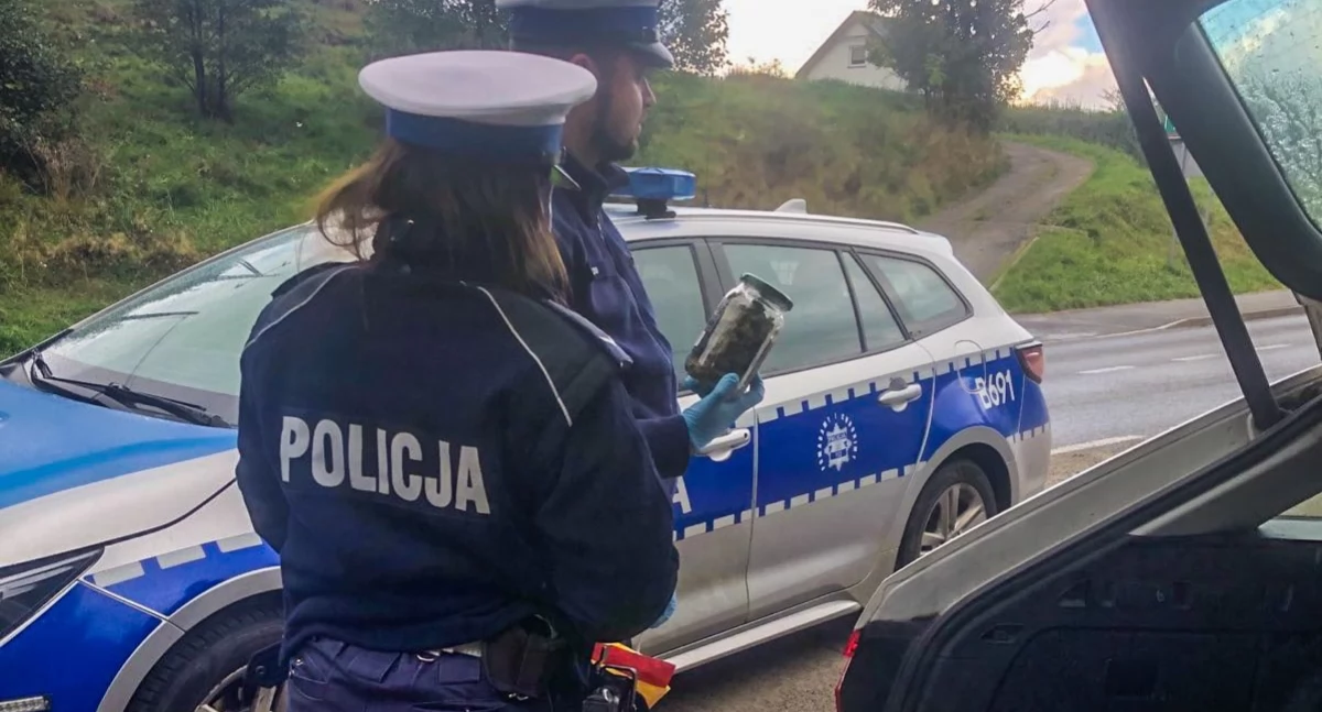 Policja, Niespodziewany efekt przekroczenia prędkości - zdjęcie, fotografia