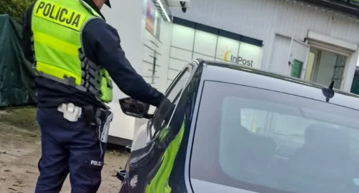 Policja, Niebezpieczny manewr Czecha Lubawce - zdjęcie, fotografia