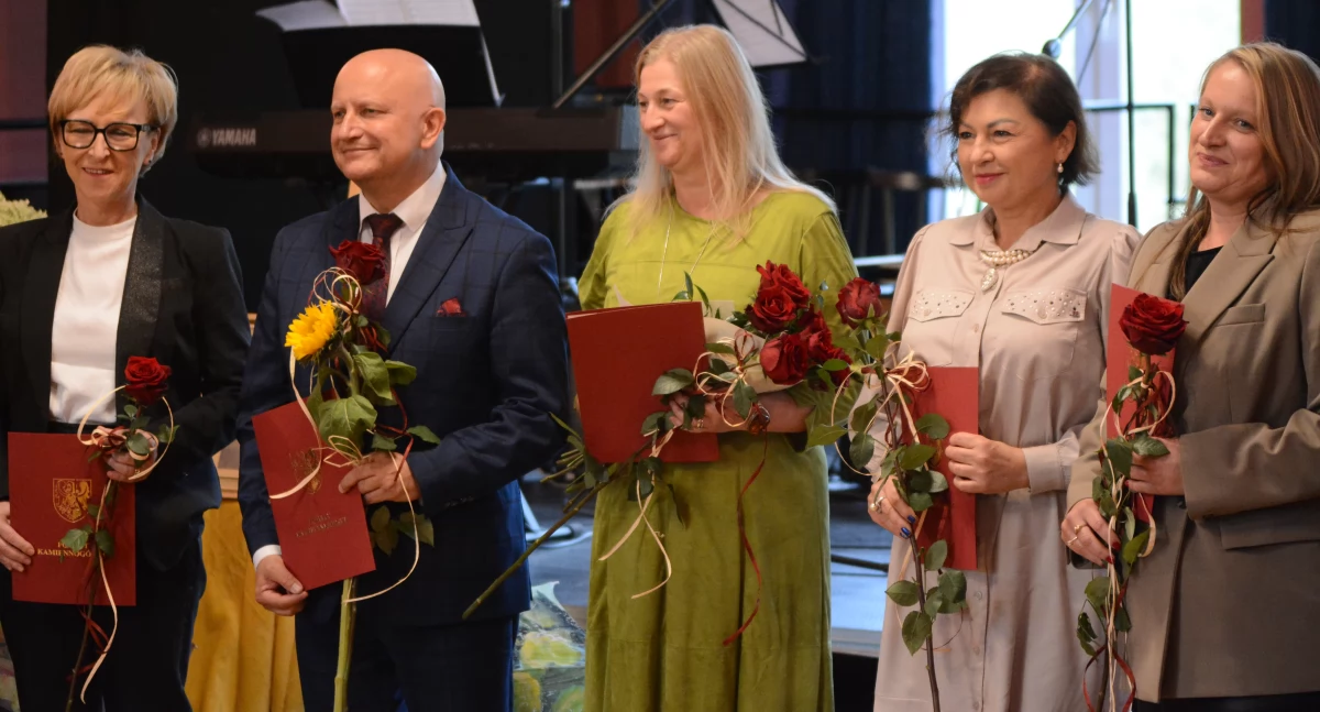 Szkoły, edukacja, Powiatowy Dzień Edukacji Narodowej - zdjęcie, fotografia