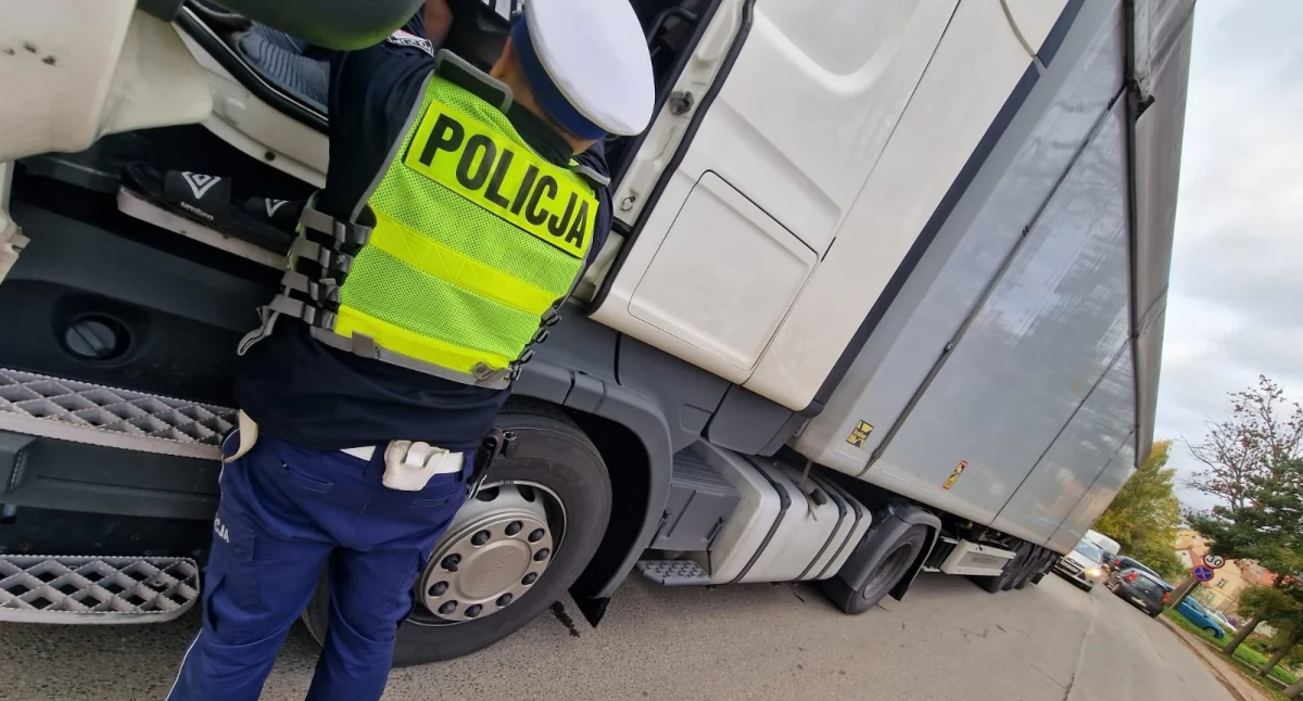 Policja, Ograniczenie tonażowe zignorowane! - zdjęcie, fotografia