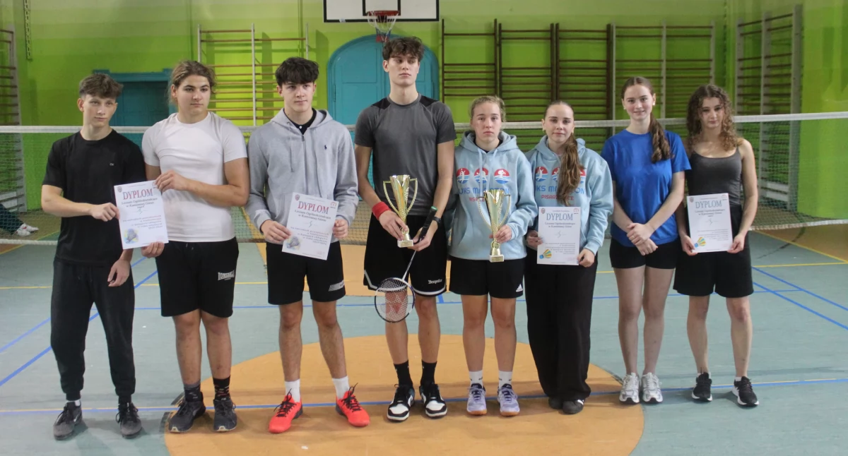 Sport szkolny, badmintona grał tylko „ogólniak” - zdjęcie, fotografia