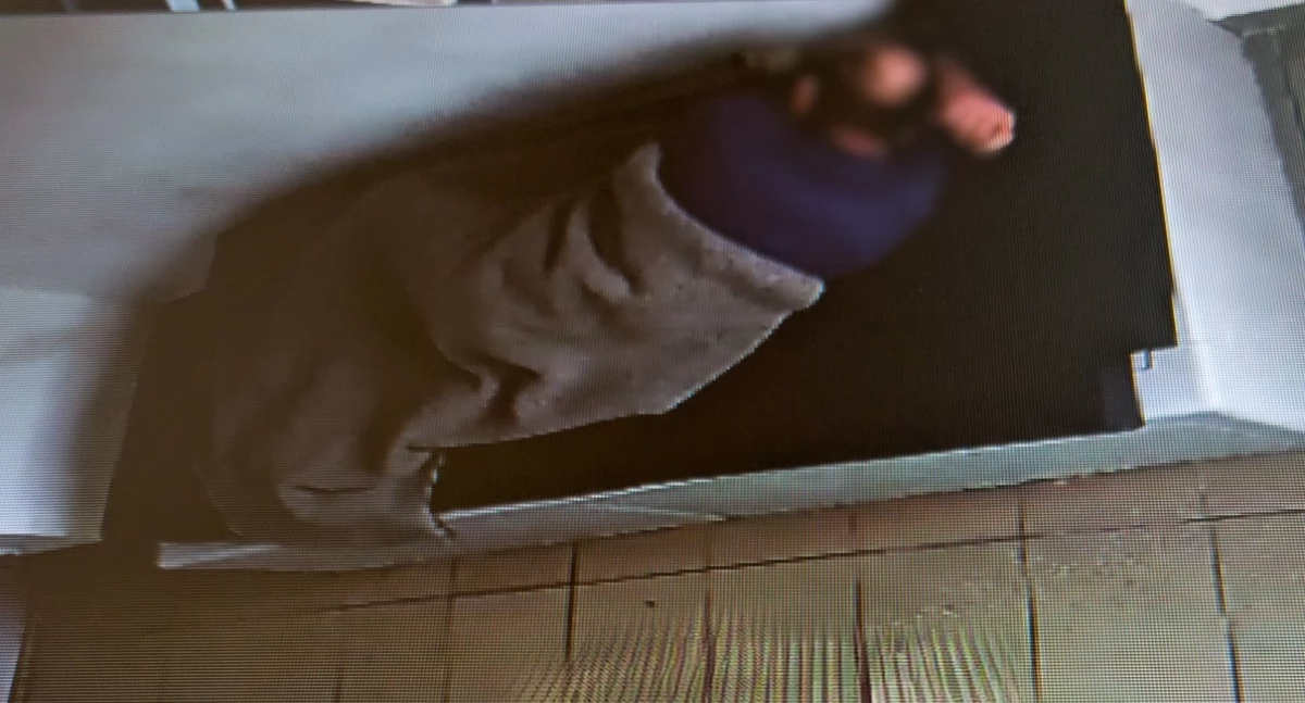 Policja, Podejrzany znęcanie najbliższymi zatrzymany - zdjęcie, fotografia