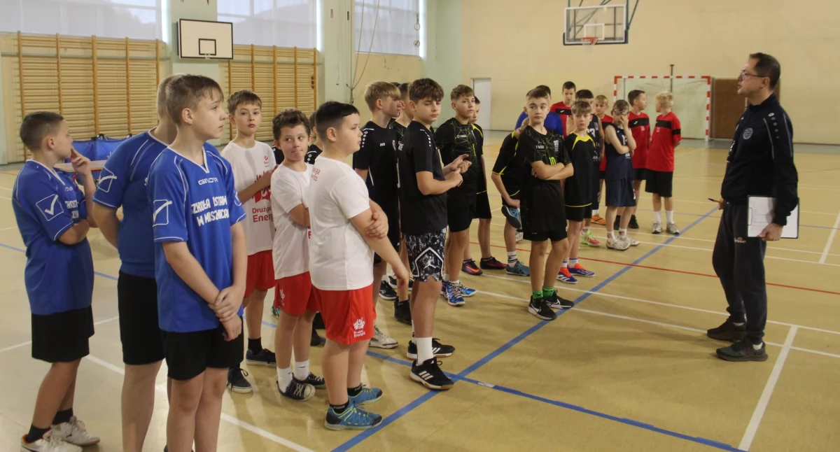 Sport szkolny, Igrzyska Dzieci koszykówka chłopców finał powiatowy - zdjęcie, fotografia