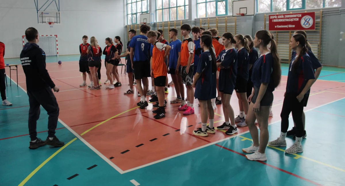 Sport szkolny, Liceliada koszykówka finał powiatowy - zdjęcie, fotografia