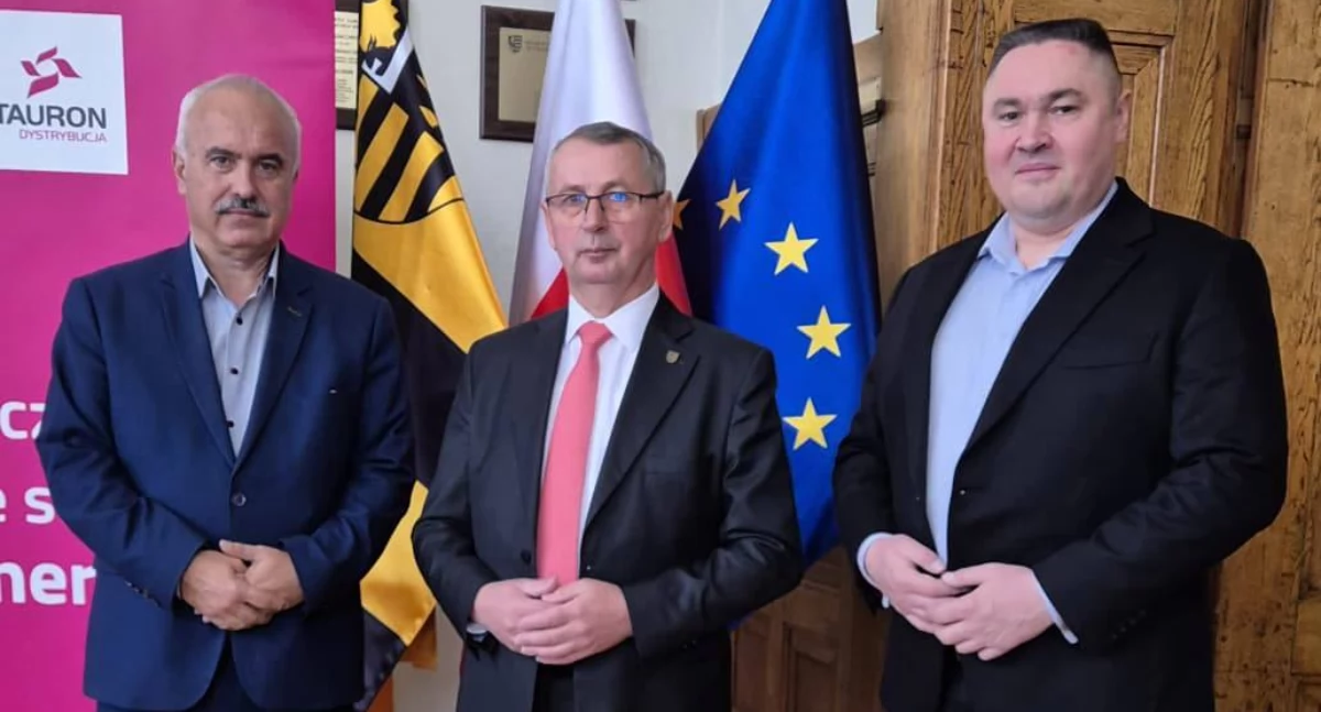 Z urzędów, Wspólne spotkanie przedsiębiorcami inicjatywa SSEMP Starostwo Powiatowe Lubaniu - zdjęcie, fotografia