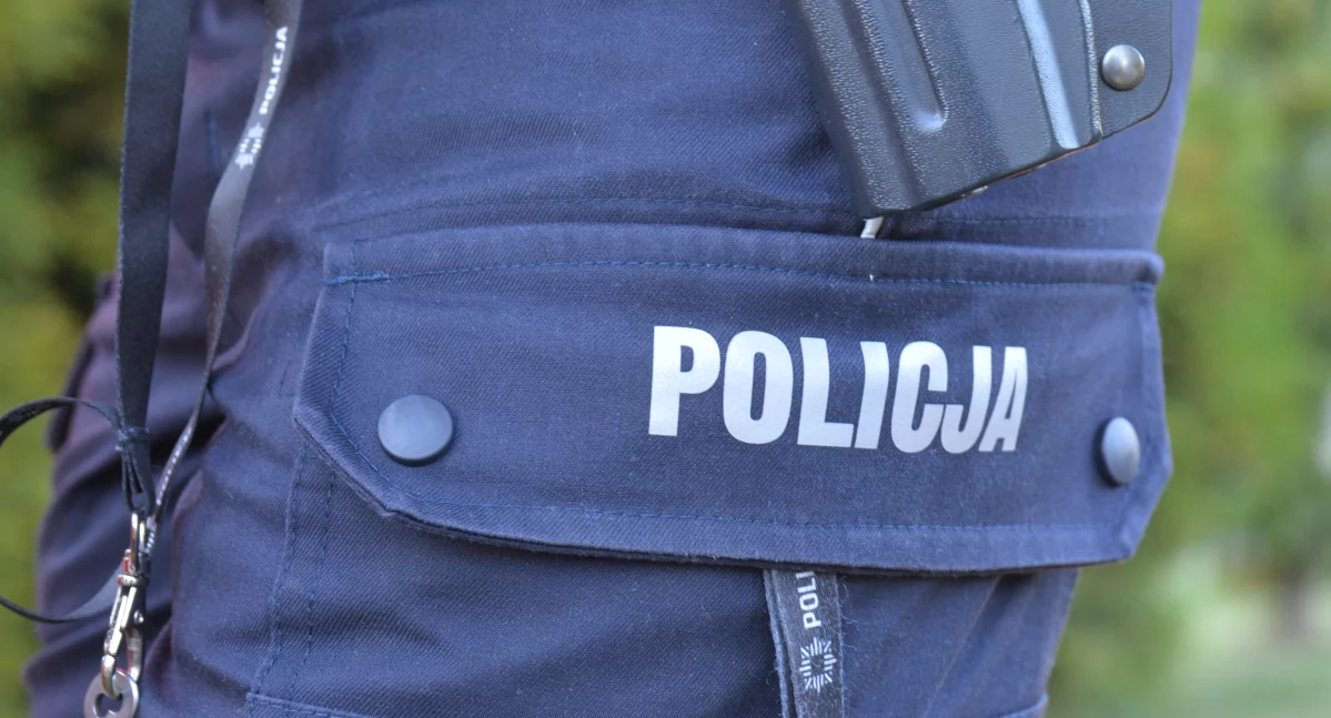 Policja, Kolejny oszukany senior policjanci apelują - zdjęcie, fotografia