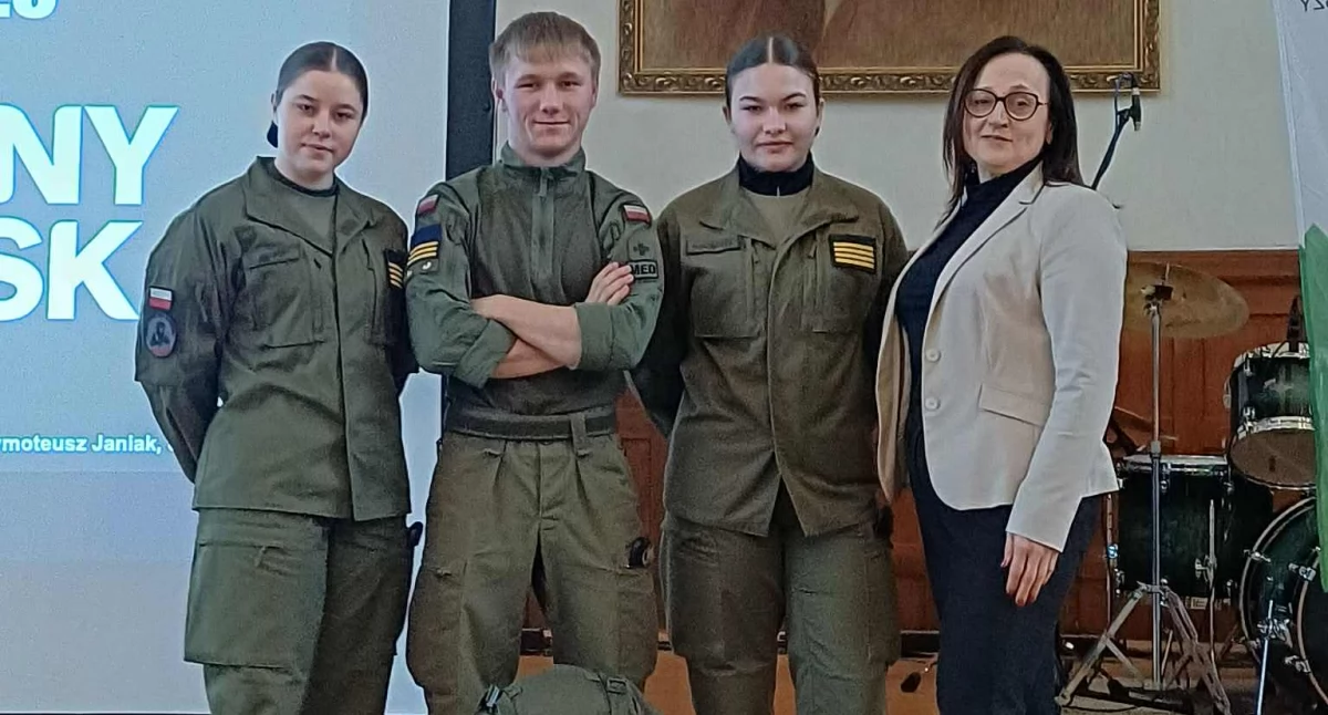 Szkoły, edukacja, bezpieczeństwie konferencji Jeleniej Górze - zdjęcie, fotografia