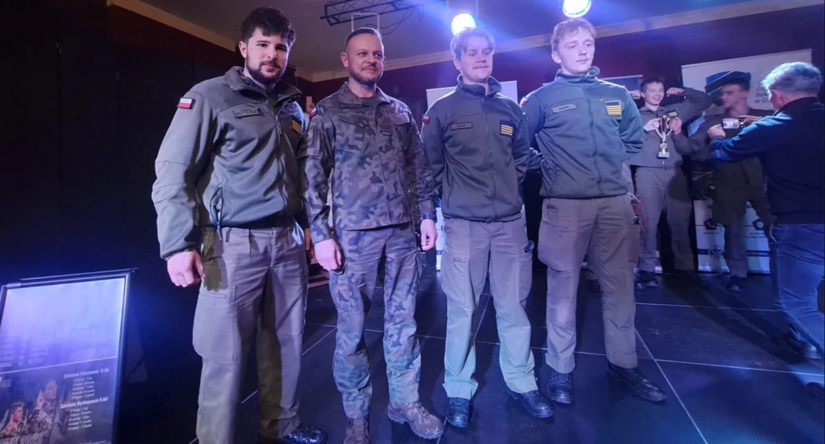Szkoły, edukacja, ZSZiO Kamiennej Góry podium ekstraklasy wojskowej - zdjęcie, fotografia