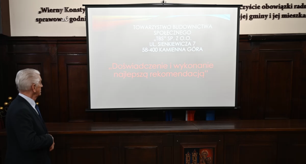 Władysław Niemas podczas spotkania w kamiennogórskim ratuszu