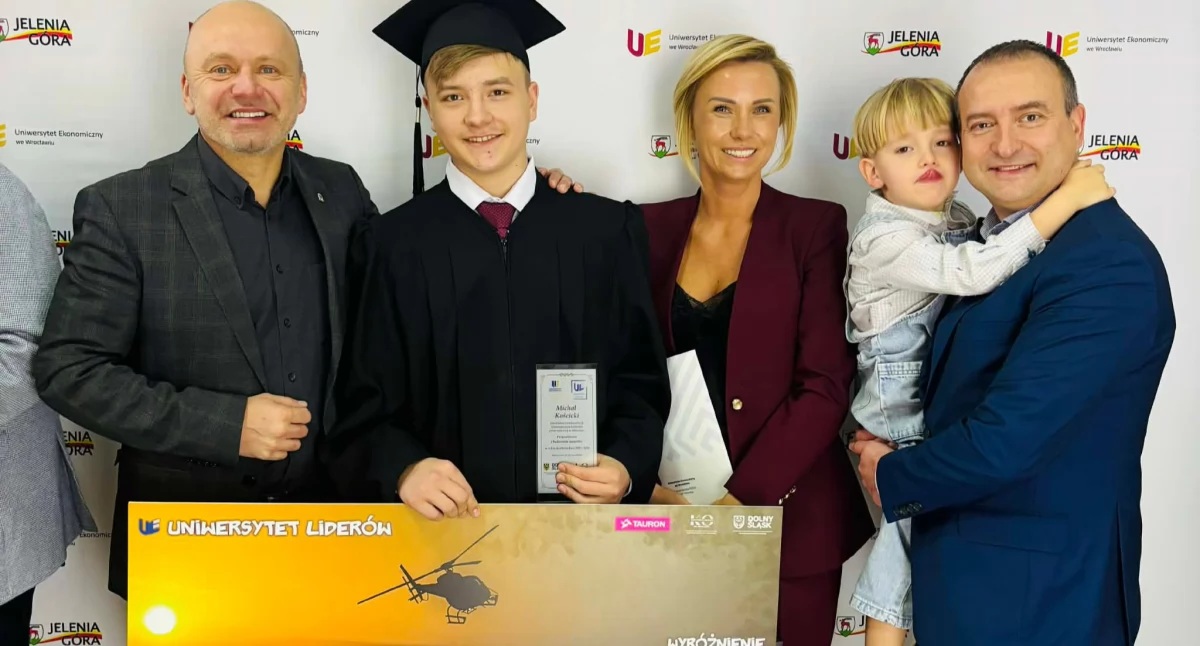 Z urzędów, Zakończyła edycja programu Uniwersytet Liderów - zdjęcie, fotografia